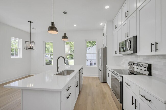 Foto del edificio - 4BR/4BA New Build in Old Hickory