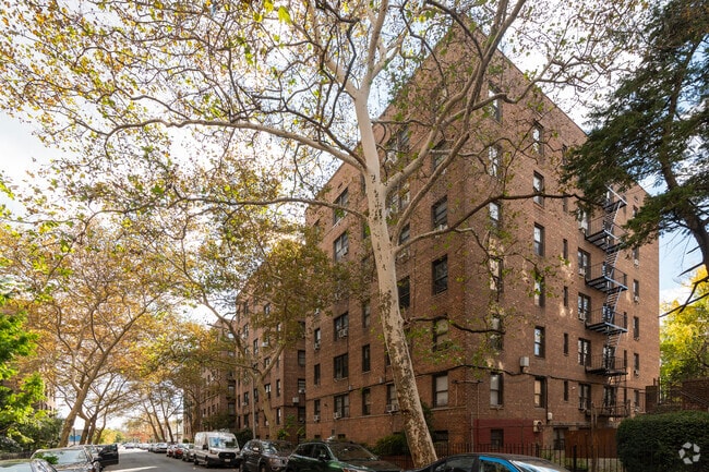 Building Photo - 282 E 35th St