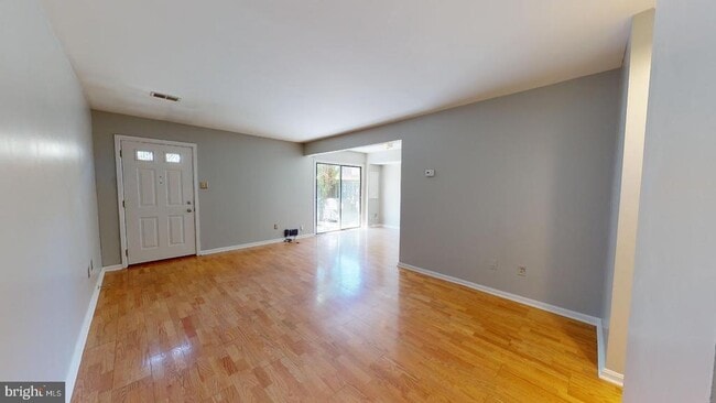 Building Photo - 3836 Miramonte Pl