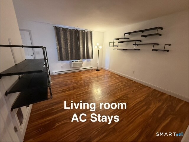 Foto del edificio - 143 Pine Hill Rd