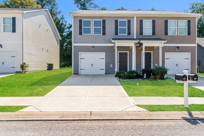 Building Photo - Oakwood Village