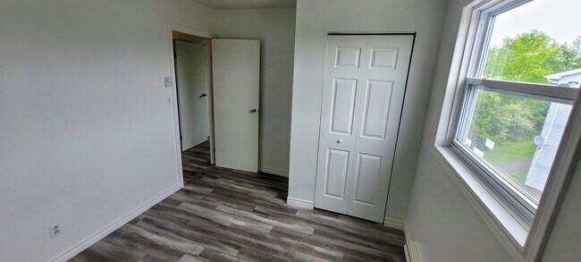 Photo du bâtiment - Comfortable Unit for Rent