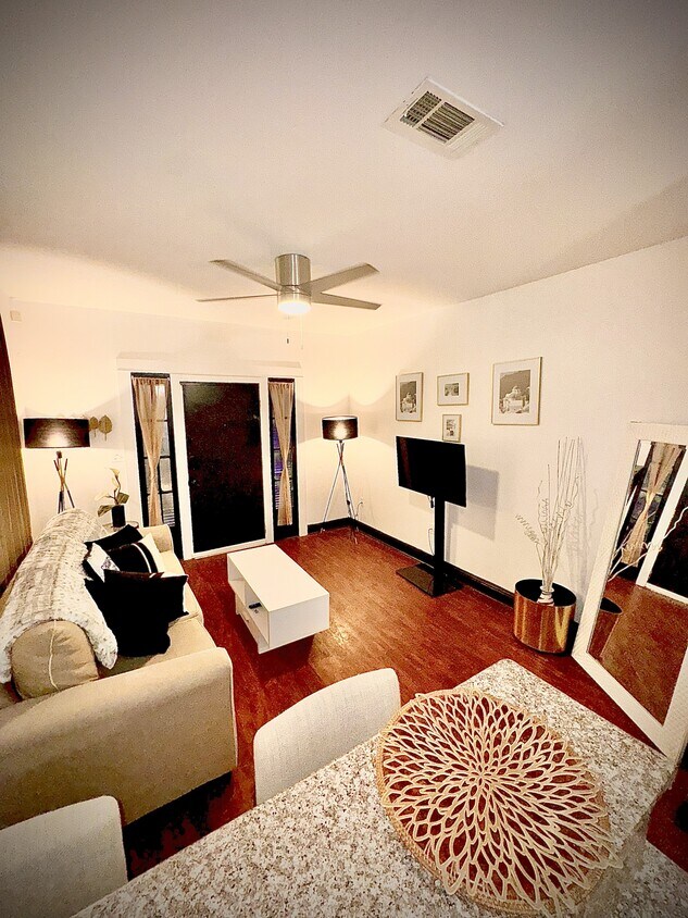 Foto principal - 3333 Delachaise St