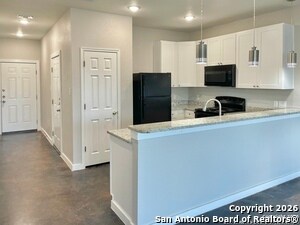 Foto del edificio - 6938 Crestway Rd