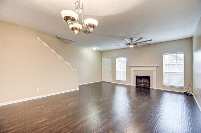 Foto del edificio - 3174 Holly Hall St