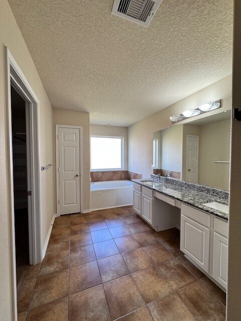 Foto del edificio - 18426 Cypress Lake Village Dr