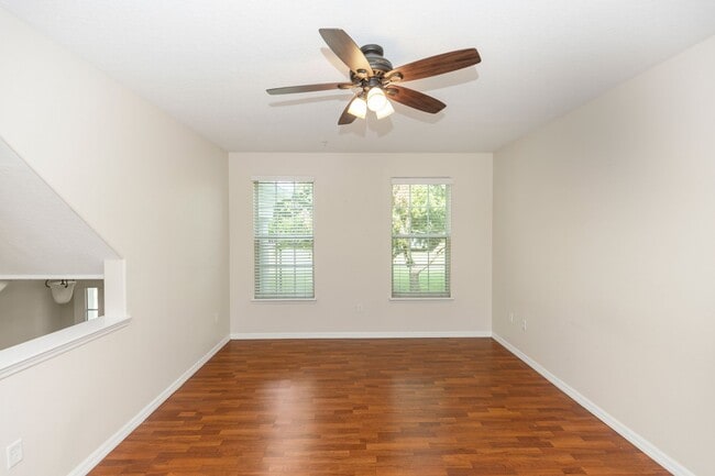 Foto del edificio - 3-story, 3/3.5, updated, townhome in the h...