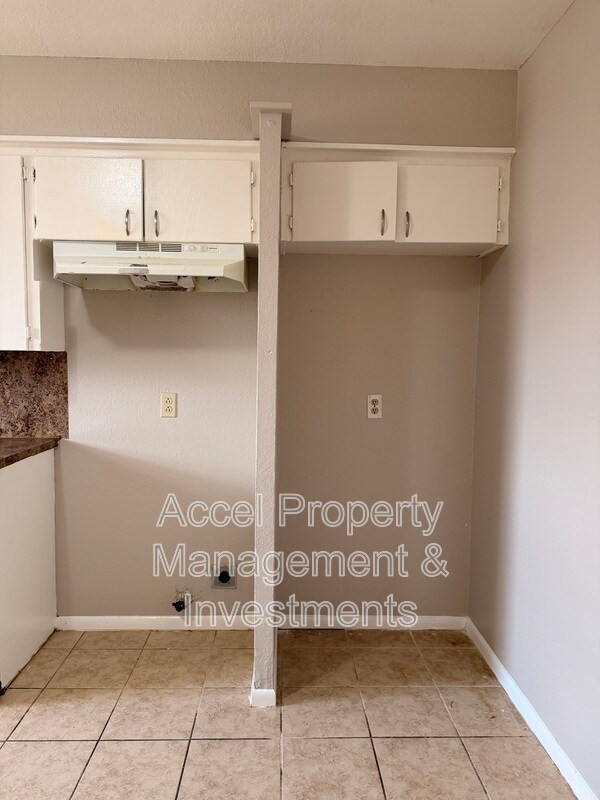 Foto del edificio - 2401 Gumwood Ave W