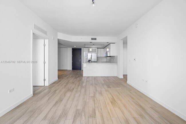 Foto del edificio - 999 SW 1st Ave