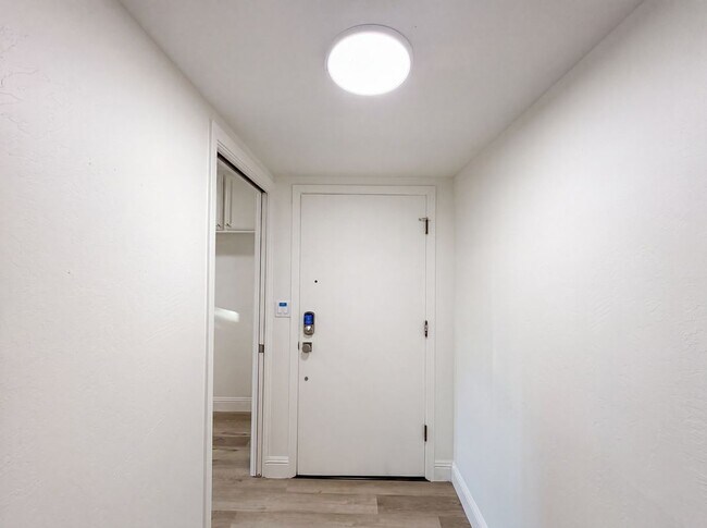 Foto del edificio - 3 Bed 2 Bath Sacramento CA $1,850