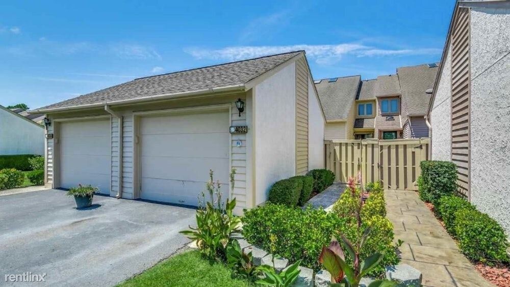 Primary Photo - 3 br, 3 bath Townhome - 4032 Fairway Lakes Dr