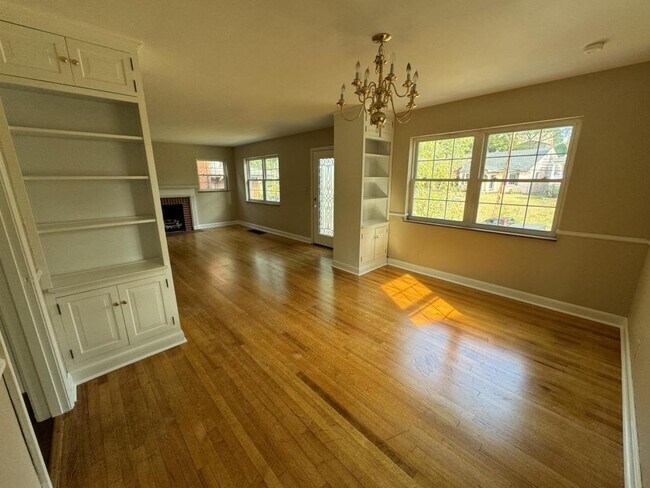 Foto del edificio - 1637 Upland Rd