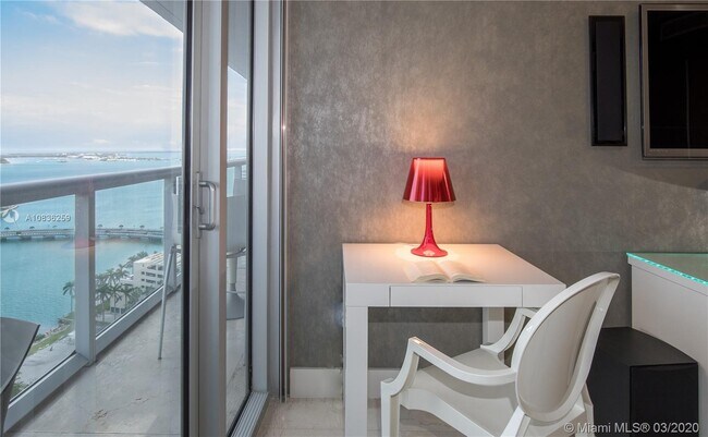 Building Photo - 485 Brickell Ave
