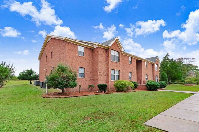 Foto del edificio - FOR RENT in Waynetique Apts ~ 2 Bedroom, 2 Bathroom Apartment in Goldsboro *Excellent Wayne Memor...