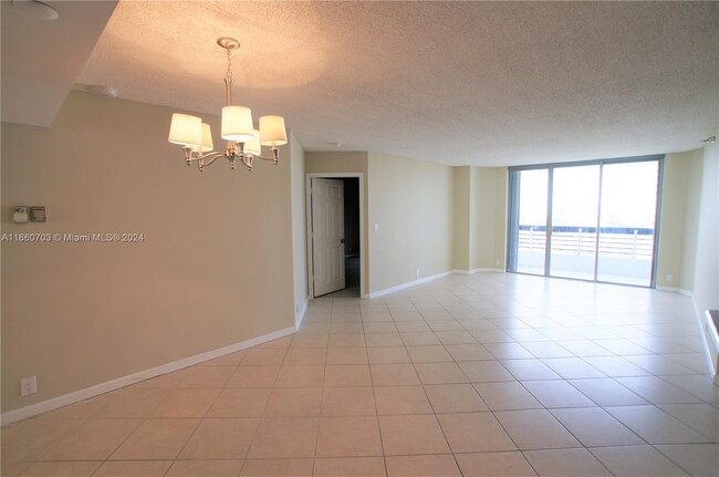 Foto del edificio - 3530 Mystic Pointe Dr