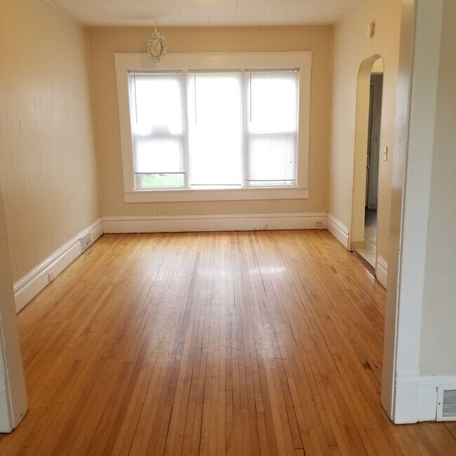 Foto del edificio - AVAILABLE AUGUST- Beautiful 3 Bed, 1 Bath Home