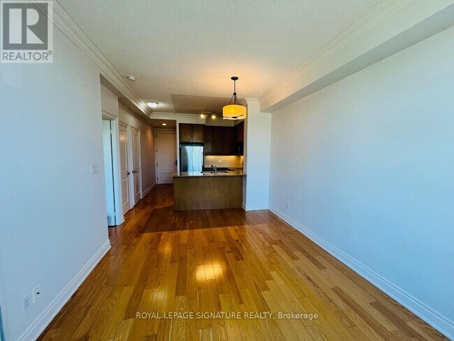 Building Photo - 10-510 Bloorview Pl