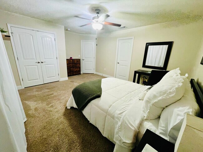Foto del edificio - 3164 Hickory St