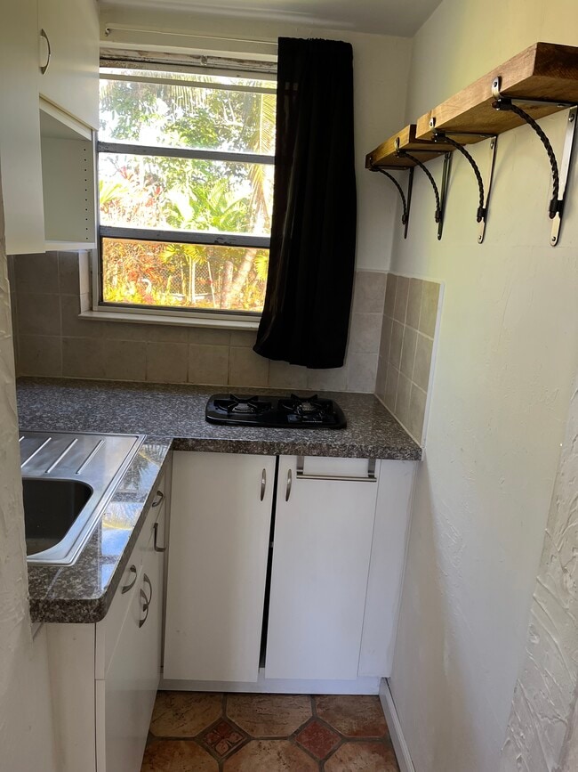 Building Photo - 9400 SW 15th St