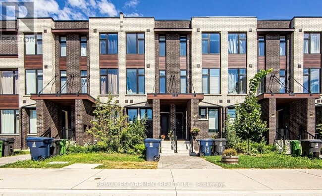 Building Photo - 1778A Lawrence Ave W