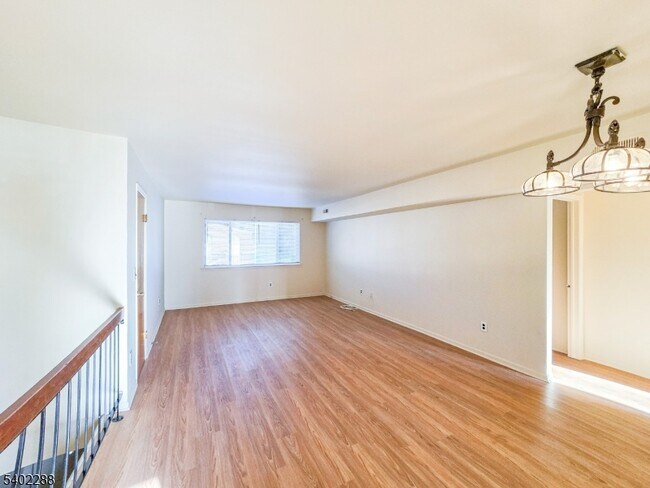 Foto del edificio - 1302 Bradley Ct