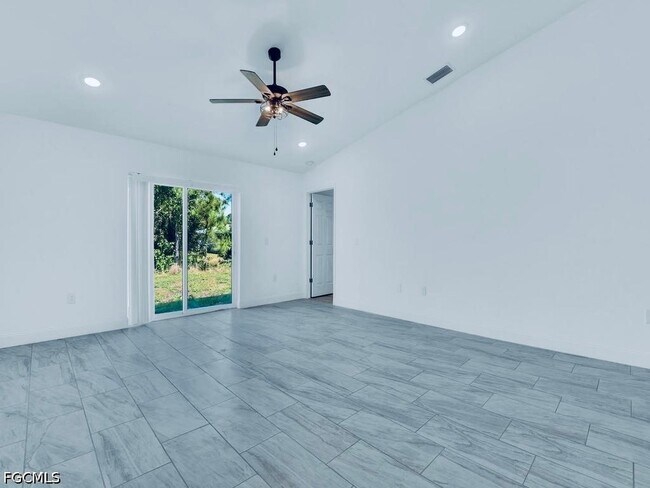 Foto del edificio - 849 Bedford Dr