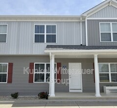 Building Photo - 300 Pacific Dr