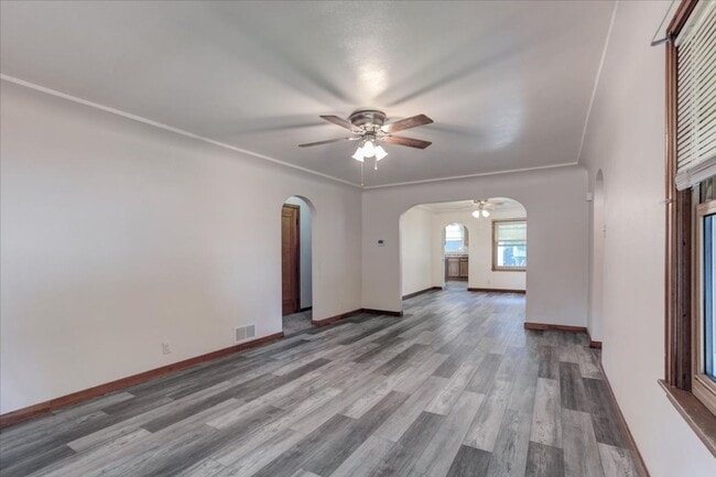 Building Photo - Single Family Home - Menomonie
