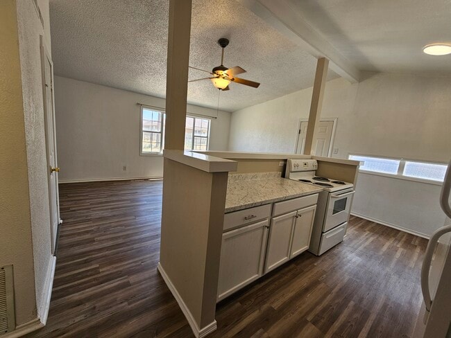 Foto del edificio - 1006 S Plains Park Dr