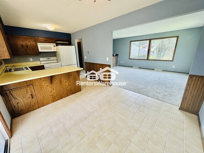 Foto del edificio - 905 97th Ln NE