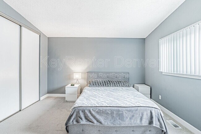 Building Photo - 18747 E Carmel Cir