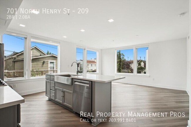 Foto del edificio - 701 N Henry St