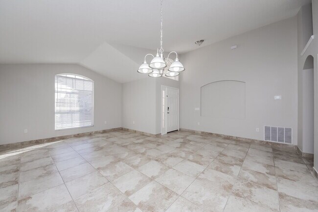 Building Photo - 2536 Crown Ridge Cir
