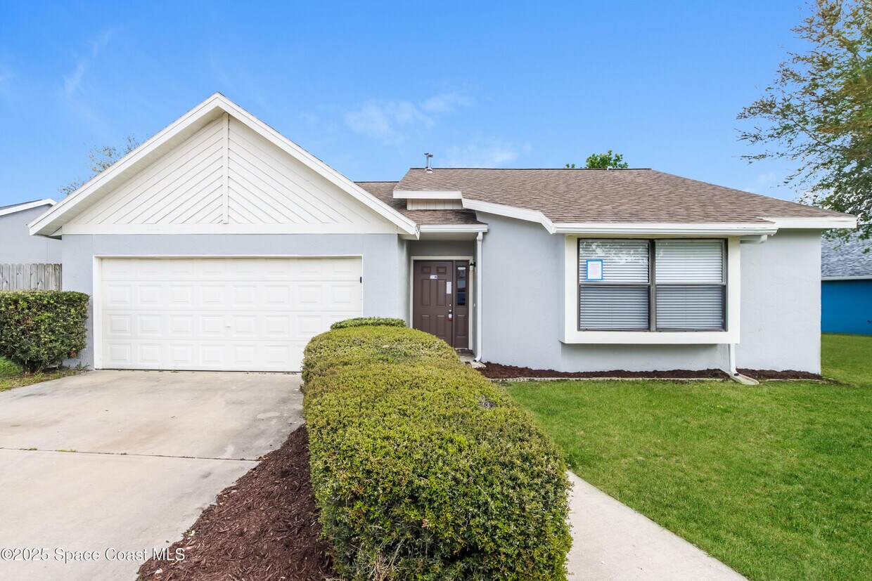Foto principal - 1228 Sleepy Hollow Ln