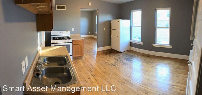 Building Photo - 3368 N Booth St