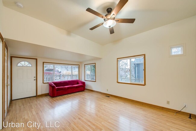 Building Photo - 2 br, 1 bath House - 1605 5th St.