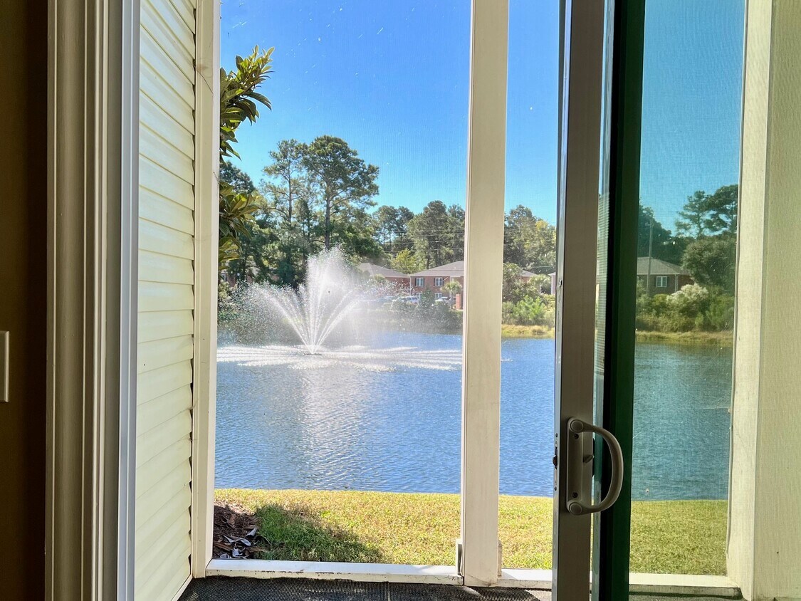 Foto principal - 110 Fountain Pointe Ln