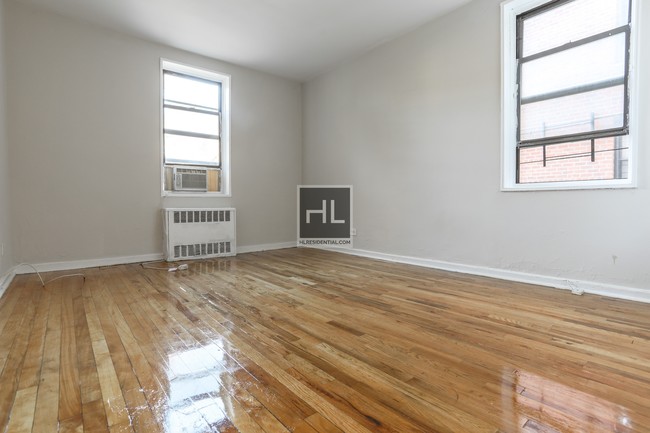 Building Photo - Spacious 1 Bedroom Near R/M Train Station