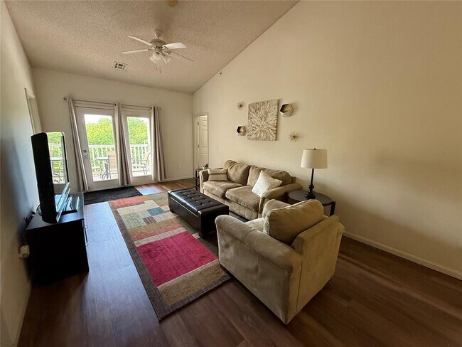Foto del edificio - 2200 Classen Blvd
