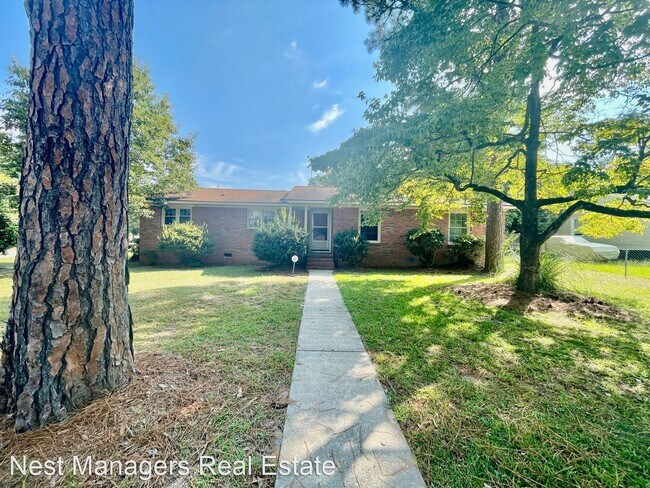 Foto del edificio - 3 br, 1.5 bath House - 4128 Faison Ave