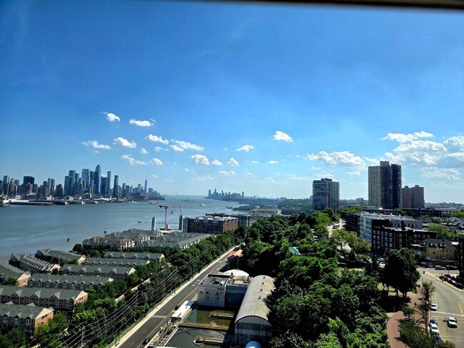 Foto del edificio - 6600 JFK Blvd E