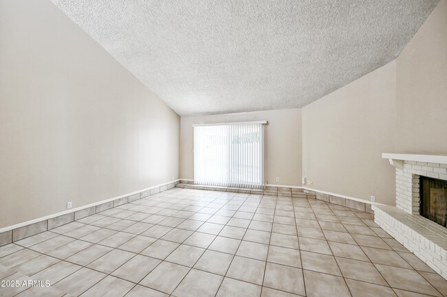 Foto del edificio - 7725 E Rovey Ave