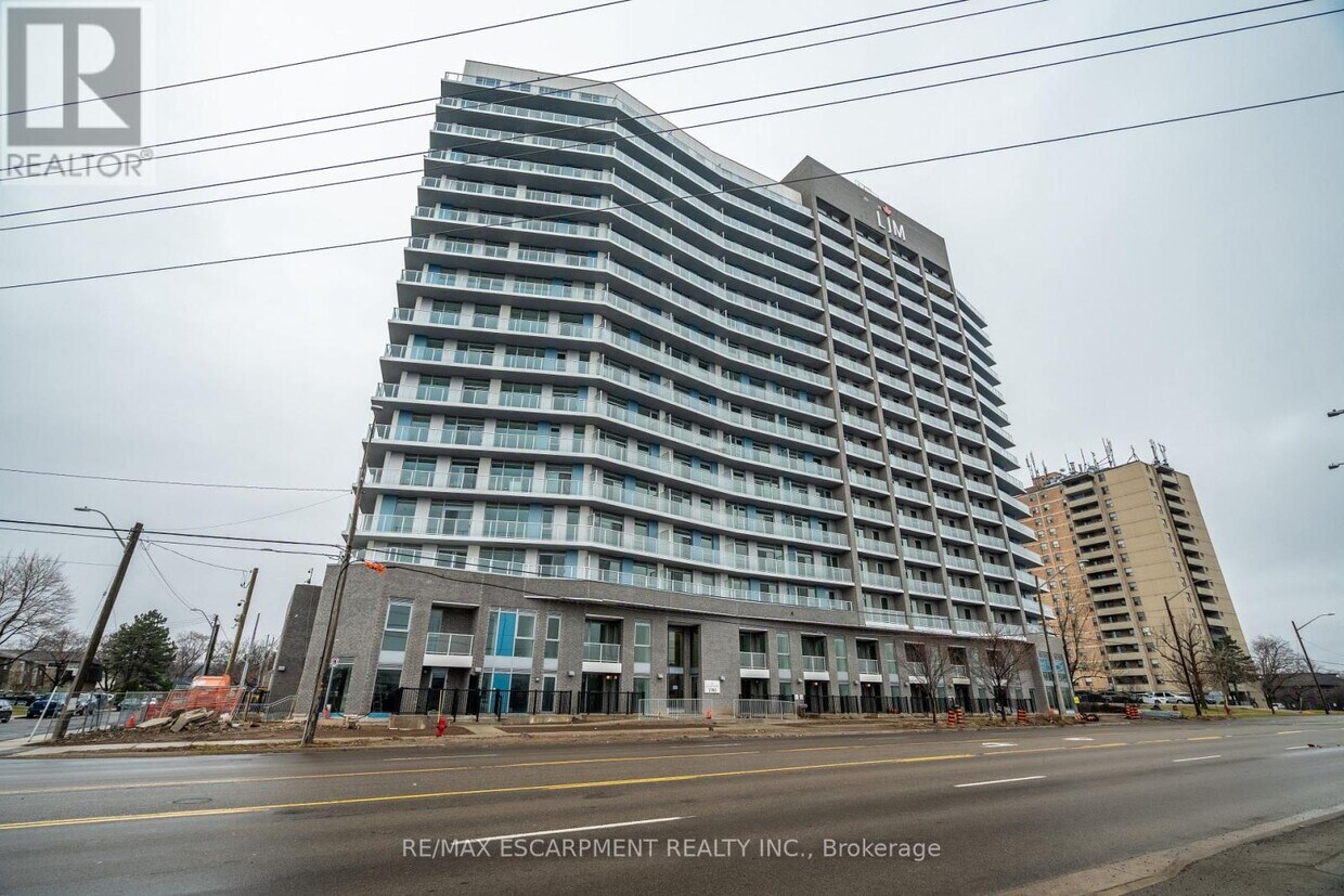 Primary Photo - 2782-2782 Barton St E