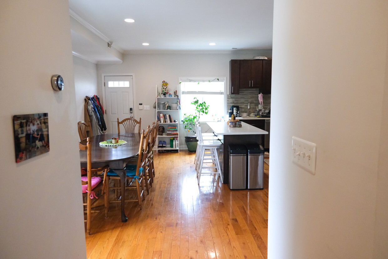 Kitchen and dining room - 655 16th St NE