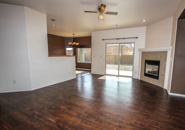 Foto del edificio - 2181 Touchstone Dr