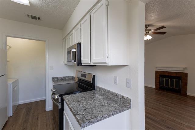 Foto del edificio - 741 Woodland Ct
