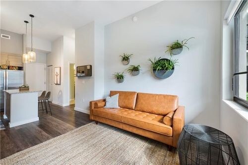 Foto del edificio - 817 SE 2nd Ave