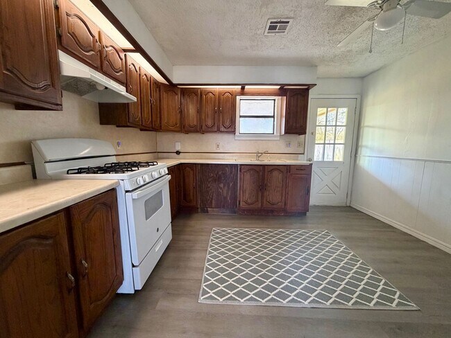 Foto del edificio - 1904 N Oklahoma Ave