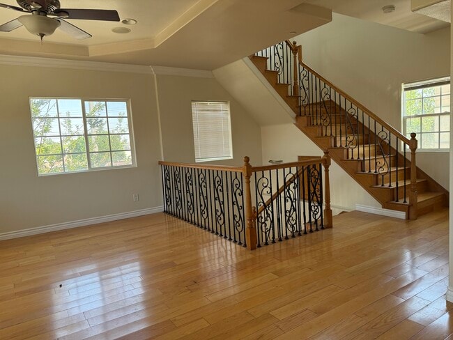 Building Photo - 418 W 223rd St