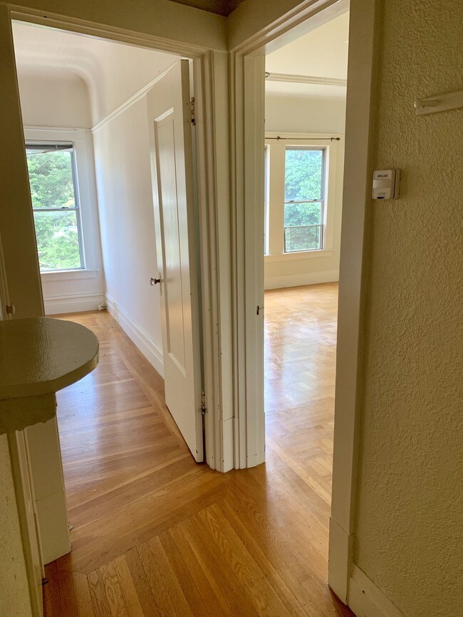 Building Photo - 183 Parnassus Ave